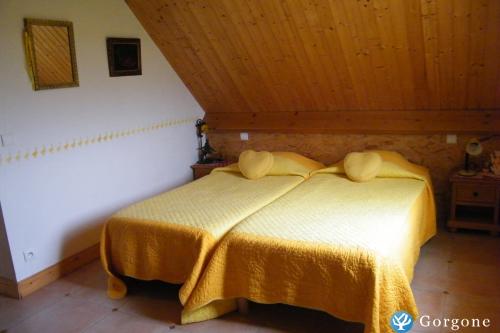 Photo n°2 de :une chambre  2 lits